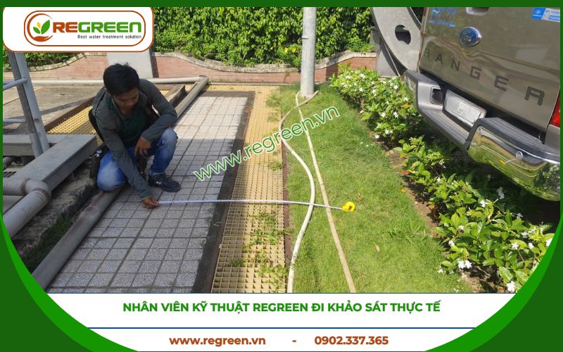 Kỹ sư khảo sát hiện trạng xử lý nước thải Quận Bình Tân.