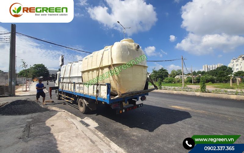 Kiểm tra tổng thể thân bể trước khi lắp bể phốt nhựa.