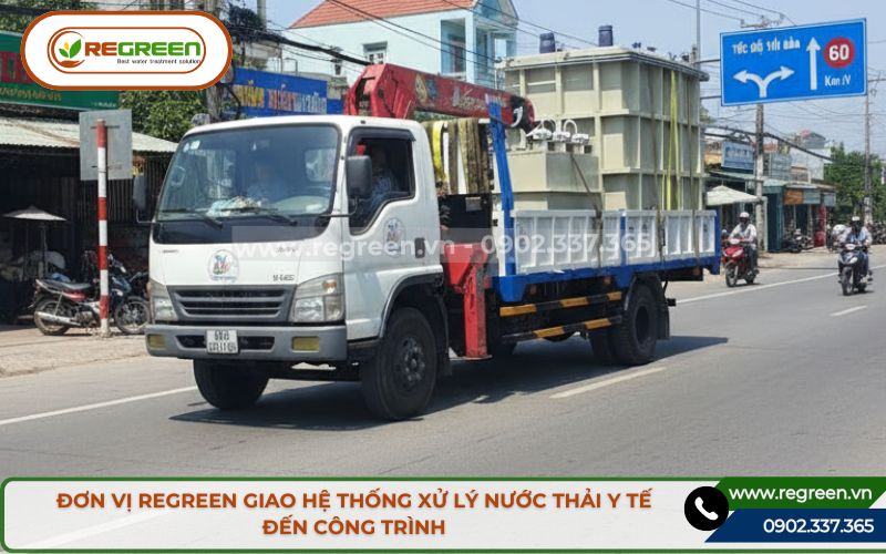 Xe chở hệ thống xử lý nước thải y tế đến nơi lắp đặt