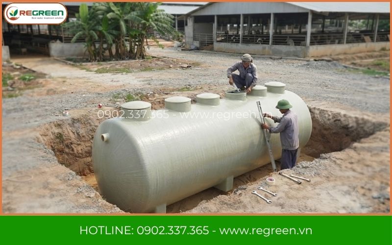 Đội ngũ kỹ thuật lắp đặt đường ống xử lý nước thải chăn nuôi